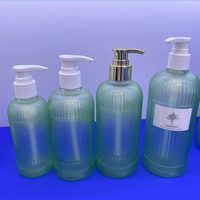 Botella de PET Transparente Verde con Panel para Etiqueta, 250ml, 300ml, 500ml, con Diseño Vertical Acanalado, para Loción Corporal, Venta al Por Mayor