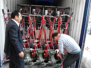 Nouveau tracteur à chenilles diesel 12 CV, cultivateur 2 roues motrices, boîte de vitesses <span class=keywords><strong>et</strong></span> moteur pour utilisation agricole - Product Image 3