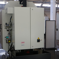 Centre d'usinage CNC compact T5 avec changement d'outil automatique pour le taraudage de pièces mobiles