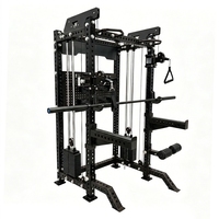 Station d'entraînement multifonctionnelle équipée d'une machine Smith standard et d'un rack de musculation robuste pour les entraînements de musculation