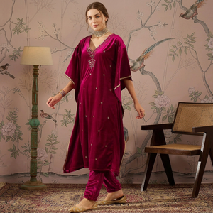 Caftán Kurta de Diseño Personalizado para Mujer, Maxi Vestido de Terciopelo con Cintura Imperio, Cuello en V, Corte Holgado, Mangas Tipo Capa, Ideal para Fiestas y Festivales - Product Image 1