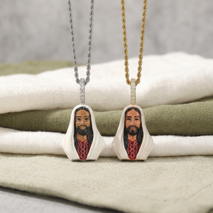 Colgante de lujo estilo hip hop para fiestas y eventos, con incrustaciones de diamantes de moissanita en plata 925, con forma de retrato religioso de Jesucristo. - Product Image 1