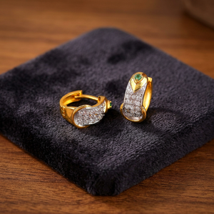 Boucles d'oreilles créoles fantaisie à clipser en or pur 18 carats avec pierre de diamant à la mode pour les occasions et cadeaux de fête des mariées pour femmes - Product Image 5