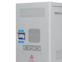Régulateur de tension triphasé 30 kVA entièrement automatique avec enroulement en cuivre, modèle SVC, commande par servomoteur pour utilisation en centre de données