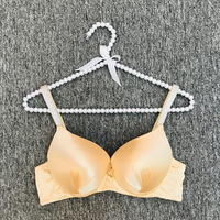 Ensembles de soutien-gorge sans couture à bretelles brillantes style VS avec strass, bonnets 3/4 push-up, et culottes string taille basse respirantes – Prêts à être expédiés