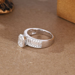 Anillo de Compromiso y Boda de Alta Gama para Mujer, Joyería Fina de Lujo, Oro Sólido de 14K, Corte Baguette, Diamante Natural, Bañado en Rodio - Product Image 2