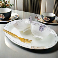Services de Table de Luxe en Céramique Moderne, Vaisselle de Cuisine Haut de Gamme en Porcelaine Fine, Sets d'Assiettes Estampées