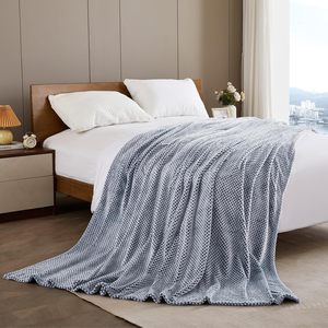Disfrute de una Comodidad Lujosa con Nuestra Manta de Punto 100% Poliéster, Súper Suave y Esponjosa, Certificada por OEKO-TEX - Product Image 4