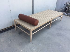 モダンな北欧デザイン無地オークウッドデイベッド木製リビングルームベルト織り機能 - Product Image 3