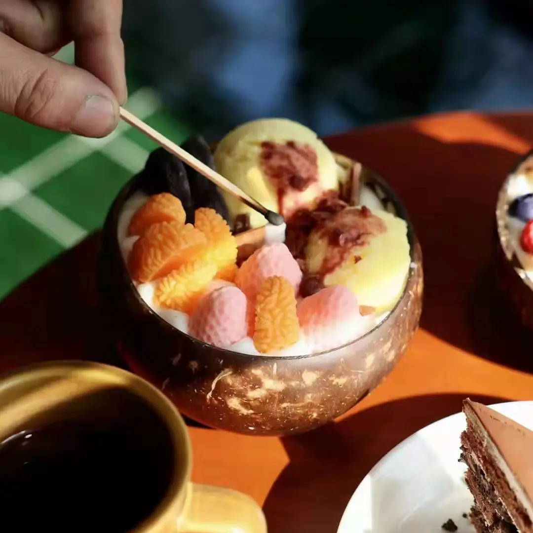 Aangepaste Geur Kokosnoot Soja Wax Handgemaakte Ontbijtgranen Kaars Ijs Fruit Aardbei Dessert Voedsel Geurkaars In Kokos Kom