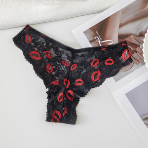 Tangas de encaje transparente para mujer al por mayor, con estampado de labios rojos, borde festoneado, ropa interior sexy tipo T-back, lencería íntima para damas, OEM ODM - Product Image 3