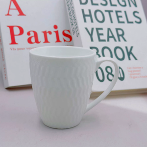 Mug en porcelaine 3D gaufré style nordique, très demandé - Logo personnalisé, certifié BSCI/LFGB, cadeau d'entreprise personnalisable, réutilisable, sans danger pour les aliments - Product Image 3