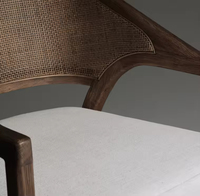 Chaise de salle à manger JP avec accoudoirs, chaise de salle à manger haut de gamme pour restaurants luxueux, disponible en différentes tailles
