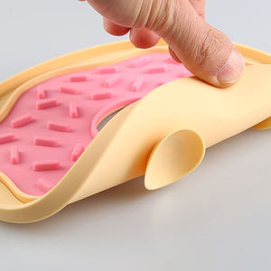 Tapis à lécher en silicone en forme de beignet pour animaux de compagnie, bol d'alimentation lente haute performance - Product Image 2