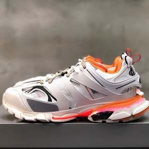 Zapatillas Deportivas LED de Alta Calidad para Hombre, Modelo 2026, con Amortiguación, Transpirables, Antiolor, para Caminar y Correr en Todas las Estaciones - Product Image 1