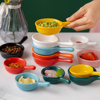 Creatieve compacte keramische ronde dipschaal, magnetronbestendig, modern minimalistisch design, onderglazuurtechniek, voor snacks en fruit.