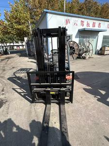 Montacargas Diésel Usado de Buen Rendimiento <span class=keywords><strong>FD25</strong></span> Fabricado en Japón, <span class=keywords><strong>2.5</strong></span> Toneladas, en Venta - Product Image 2