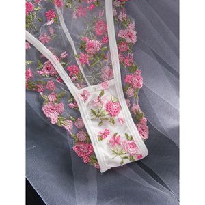 Комплект женского эротического белья: прозрачный бюстгальтер и трусики с вышивкой, белый, облегающий - Product Image 4