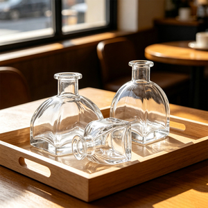 Bouteille diffuseur à roseaux en verre transparent avec logo personnalisé, 50ml, 100ml, 150ml, 250ml, vide, pour parfum d'ambiance, avec bouchon effet bois - Product Image 6