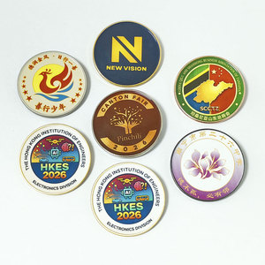 Expédition en 7 jours, vente en gros, badges personnalisés plaqués or, en métal poli, émail Anime <span class=keywords><strong>Manga</strong></span>, moulage UV, souvenirs de collection, cadeaux - Product Image 2
