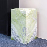 Table d'appoint moderne en marbre vert clair, socle en pierre naturelle, piédestal de présentation pour la décoration intérieure