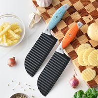 2 stuks milieuvriendelijke roestvrijstalen gegolfde frietjes-snijder met antislip handvat voor efficiënt snijden van groenten en fruit