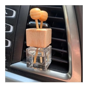 Diffuseur de parfum pour voiture à clipser sur grille d'aération, flacon en verre, aromathérapie, désodorisant automobile très vendu - Product Image 2