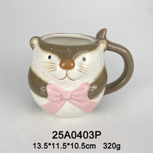 Taza de Cerámica con Diseño de Nutria y Lazo Rosa, Pintada a Mano, para Café, Leche o Desayuno, Regalo Decorativo para el Hogar - Product Image 1