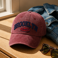 Casquette Dad Hat Vintage Délavée Non Structurée en Coton à Six Panneaux avec Broderie de Lettres Réglable 56-62cm Logo Personnalisé Vente en Gros OEM Faible MOQ