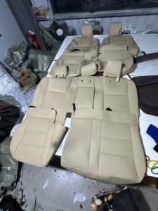 Set Completo di <span class=keywords><strong>Coprisedili</strong></span> per Auto in Pelle di Alta Gamma con Ricamo Personalizzabile per Ford/<span class=keywords><strong>Audi</strong></span>/Toyota Inclusi Modelli A5 e Mustang - Product Image 6