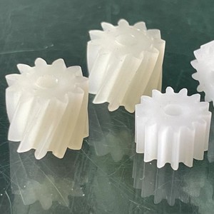 Engrenages en plastique POM Nylon moulés par injection, engrenage externe cylindrique pour robots, jouets, composants de transmission de voitures - Product Image 3