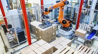 Robot de palettisation industriel à 5 axes KUKA KR 470-2 PA à grande vitesse, 470 kg, 3150 mm, avec pince à palettes pour la manutention de marchandises lourdes
