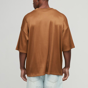 Camiseta plisada de media manga con cuello en V liso de hip-hop holgada de talla grande de poliéster de verano con logotipo personalizado para hombre - Product Image 2