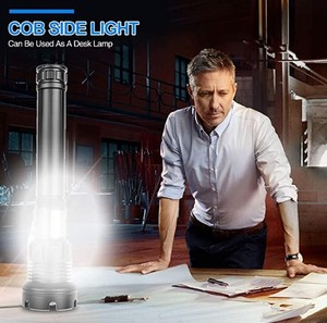 <span class=keywords><strong>Lampe</strong></span> torche extérieure en alliage d'aluminium améliorée Xhp90 <span class=keywords><strong>90000</strong></span> <span class=keywords><strong>Lumens</strong></span>, zoomable, 3 modes, indice <span class=keywords><strong>de</strong></span> protection IP55, batterie 26650, rechargeable par USB - Product Image 5