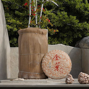 Чай Пуэр 2009 года, Императорский сорт, созревший, прессованный, 100 г, золотистые почки, маленький брикет, ферментированный, для здоровья, оптом, в коробке, в пакете - Product Image 2