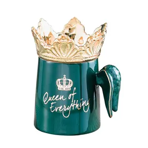 Creatieve Witte Kroon Mobiele Telefoon Houder Deksel Keramische Koffie Mok Met Gouden Vorm Crown Vorm Deksel Met Geschenkdoos