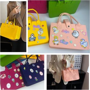 Sac fourre-tout réutilisable en feutre non tissé pour l'été, idéal pour les courses - Product Image 5