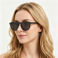 Lunettes de soleil classiques légères, style rétro, monture noire intégrale, verres polarisés UV400, matériau TAC, protection solaire