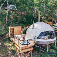 Dôme en verre de glamping géodésique pour complexe hôtelier avec vue panoramique à 360 degrés au bord de la mer