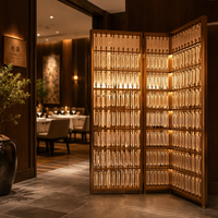 Paravent décoratif en verre de haute qualité, moderne, en acier inoxydable, fabriqué à la main, pour restaurant haut de gamme.