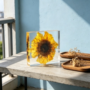 Presse-papiers en résine tournesol écologique personnalisable Décoration de bureau créative et cadeau souvenir pour la maison et le bureau - Product Image 5