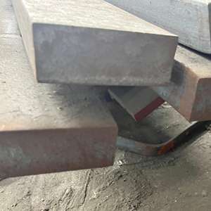 เหล็กแบน10249 S235J0/S275J2ชนิดแบนอเนกประสงค์สำหรับงานก่อสร้างและเครื่องจักร - Product Image 1