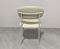 Chaise de salle à manger en cuir PU imperméable avec dossier arrondi, assise en mousse haute résilience et pieds en acier inoxydable pour café et restaurant