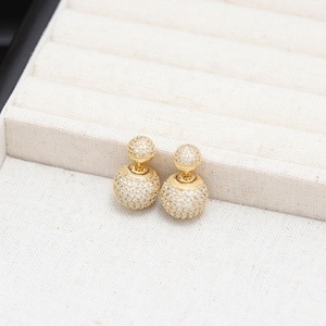 Boucles d'oreilles haut de gamme micro-incrustées de zirconium, tendance, luxe léger, géométriques, clous d'oreilles avant et arrière, design féminin, plaqué or, cadeau - Product Image 6