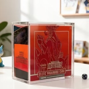 Caja Acrílica Transparente Moderna Personalizada del Fabricante con Protección UV para Pokémon ETB con Cierre Magnético Fuerte - Product Image 4