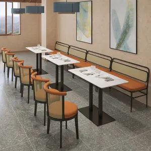 2023 नए डिजाइन रेस्तरां फर्नीचर रतन सेट चमड़े के सेट रेस्तरां बूथ टेबल चेयर कैफे फर्नीचर बूथ टेबल चेयर