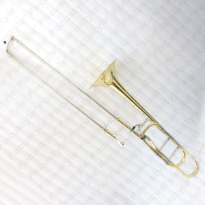 <span class=keywords><strong>Trombone</strong></span> ténor professionnel Focustyle FTB-350 en laiton doré laqué transparent Bb/F avec étui en vente - Product Image 2