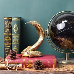 Lumière de luxe résine artisanat maison salon bureau décor de bureau écologique créatif or <span class=keywords><strong>Cobra</strong></span> ornement - Product Image 2