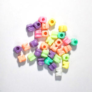 Perles acryliques en plastique de qualité supérieure de couleur unie en forme de cube carré pastel pour <span class=keywords><strong>bijoux</strong></span> à bricoler soi-même outils d'extension de <span class=keywords><strong>cheveux</strong></span> <span class=keywords><strong>anneaux</strong></span> de couleur - Product Image 6