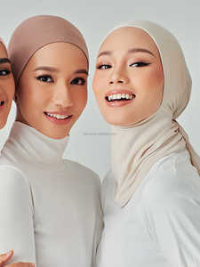 Bonnet <span class=keywords><strong>Najwa</strong></span> en jersey de coton respirant et léger avec couvre-cou intégral et cordons ajustables - Product Image 2